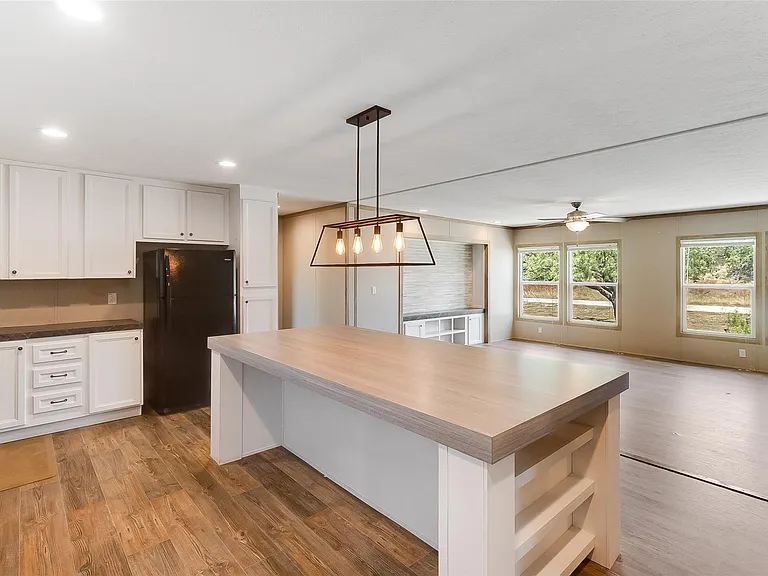 1310 Industrial Blvd — Photo 11