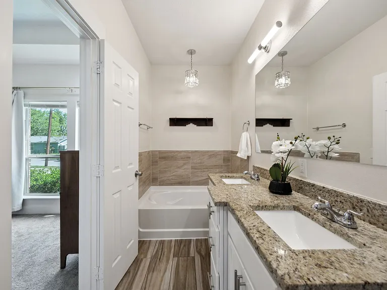 4435 Cicero St — Photo 12