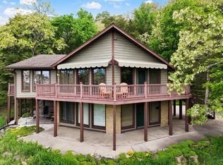 6460 Cooke Rd, Mazomanie, WI 53560
