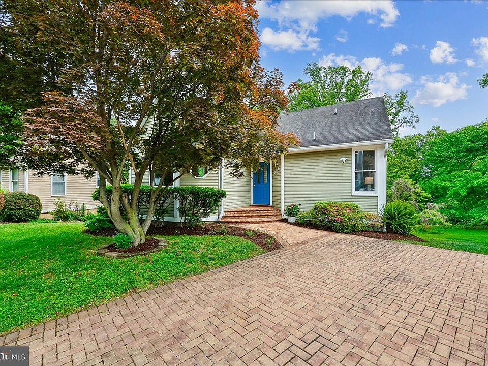 1st image of 10029 Pratt Pl