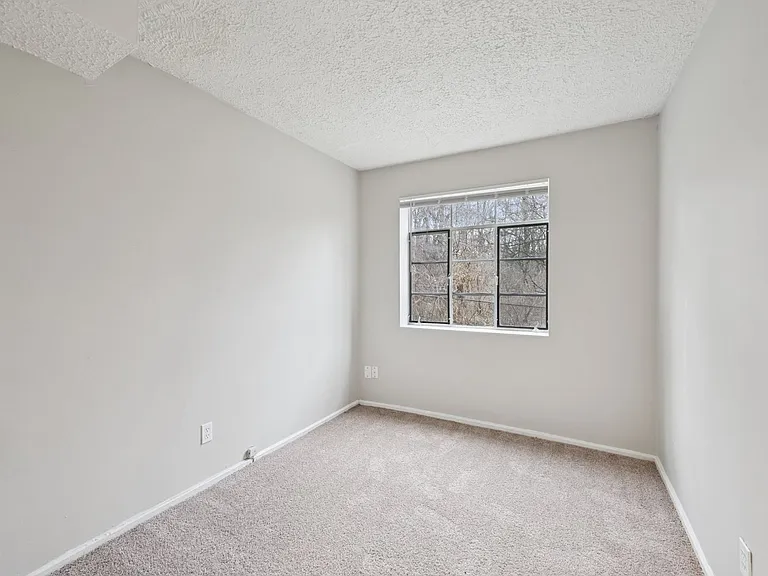 Clifton Woods Apartments — Photo 69