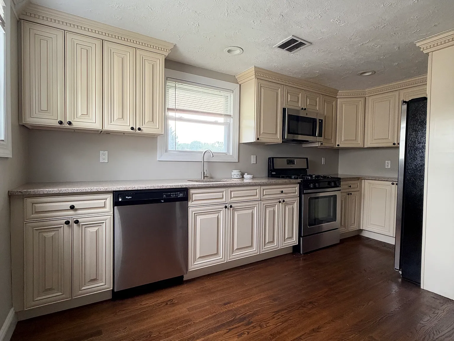 Southridge Dr, Glen Cove — Photo 3