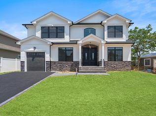 407 Wellington Rd, East Meadow, NY 11554