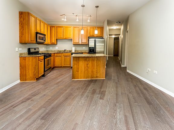 5th image of 2951 N Clybourn Ave Unit 206