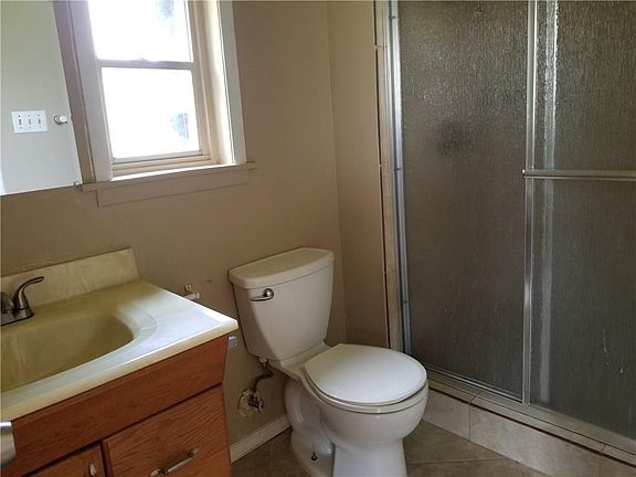 4th image of 1204 Royal Hill Ln
