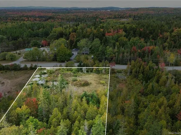 206 French Village Rd, Quispamsis, NB E2S 2V9