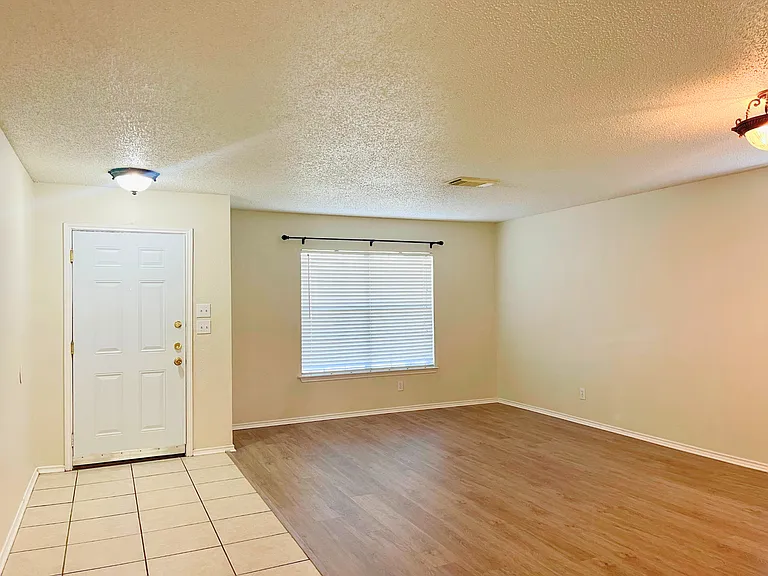 7306 Daulton Rdg — Photo 5