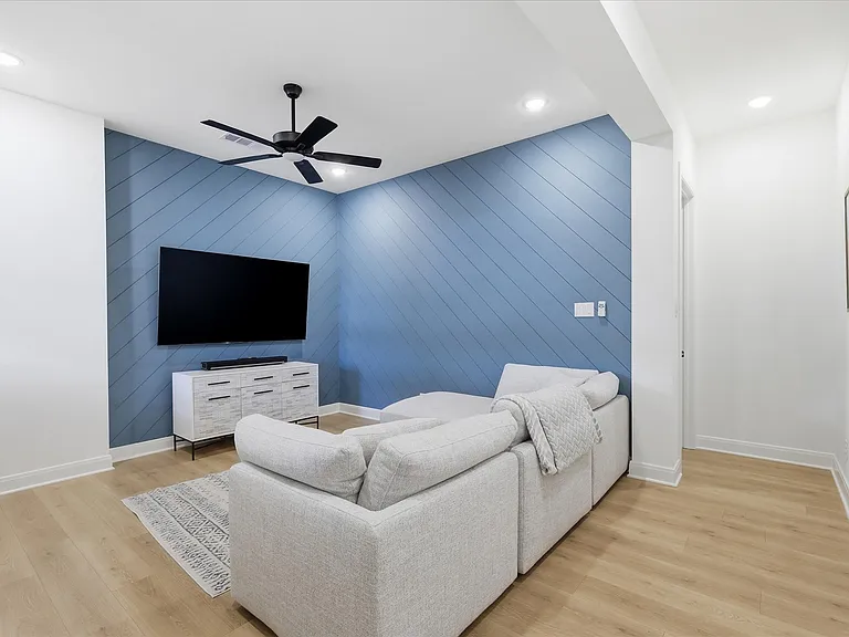 501 Horizon Way — Photo 12