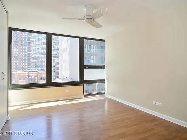 230 E Ontario St #802 — Photo 15