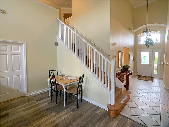 4th image of 957 Lake Berkley Dr