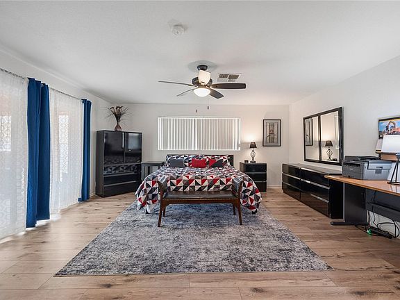 3rd image of 3303 Park Ridge Avenue