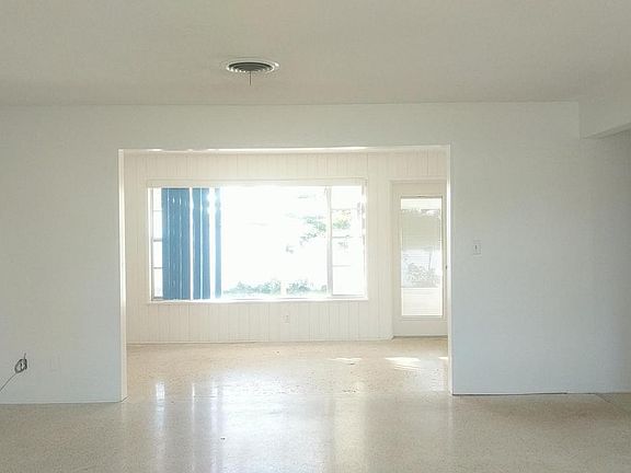 5th image of 118 Beau Rivage Dr
