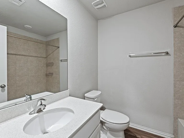 143 Alexander — Photo 29
