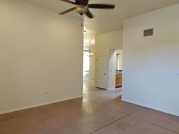 3rd image of 348 E Adams St #6324b32db
