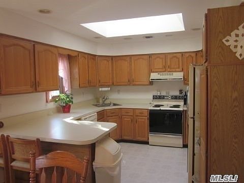 2nd image of 94 W End Ave