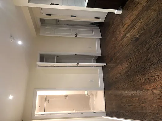 Rented by Smart City Real Estate LLC | media 12