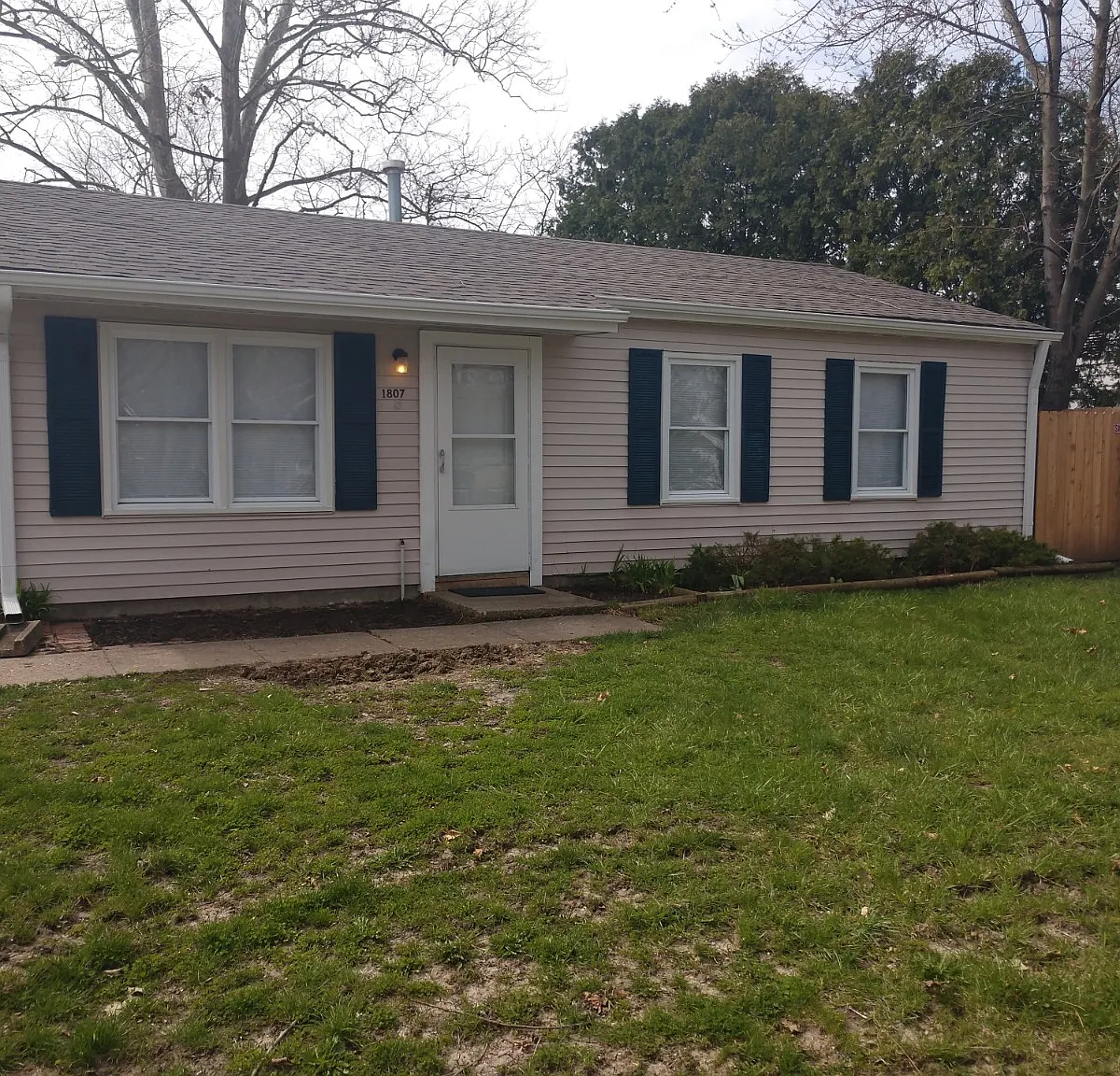 1807 Southwood Drive - 1 — Photo 1