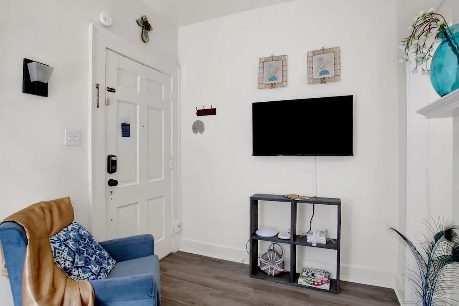 1 bed, 1.0 bath, 592 sqft, $1,869 — Photo 2