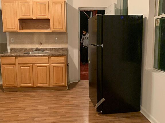 5th image of 117 Tremont Ave #2R