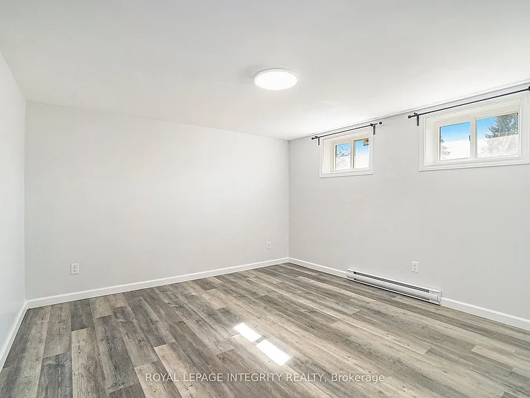 22 Dollard St #B — Photo 11