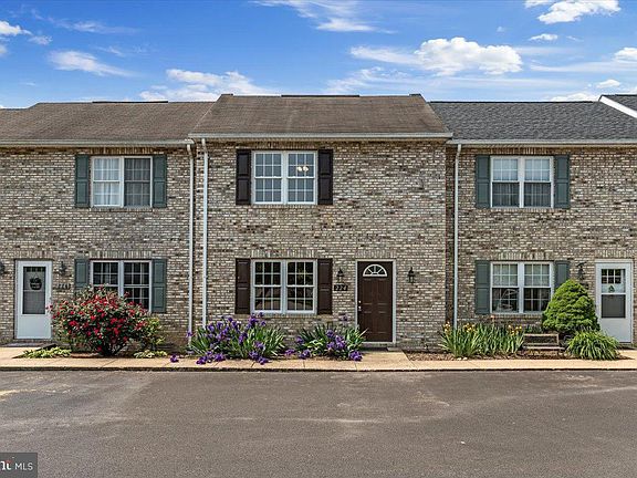 2nd image of 224 Waterbrook Ct