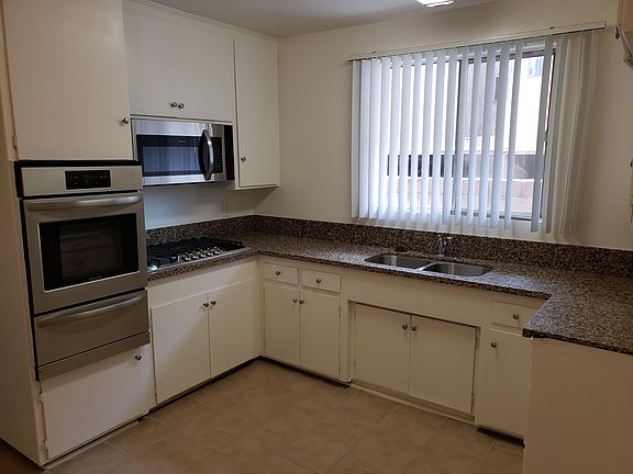 5th image of 5312 Corteen Pl APT 8