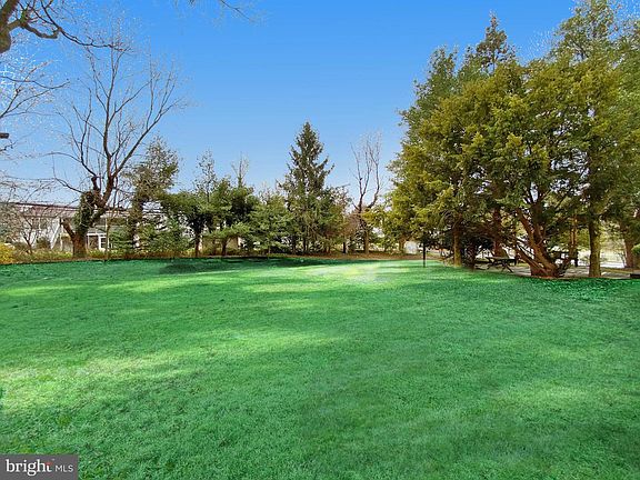 3rd image of 517 Ponderosa Dr
