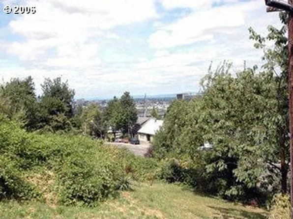 12 SW Lowell St, Portland, OR 97201