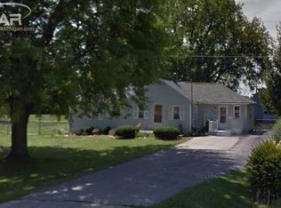 9103 N Genesee Rd, Mount Morris, MI 48458