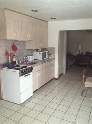 2nd image of 82 Pearl St