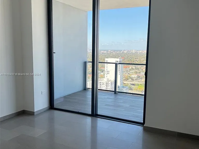 88 SW 7th St #2908 — Photo 8