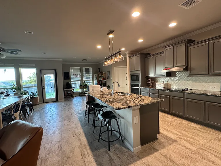 2029 Horatio St — Photo 3