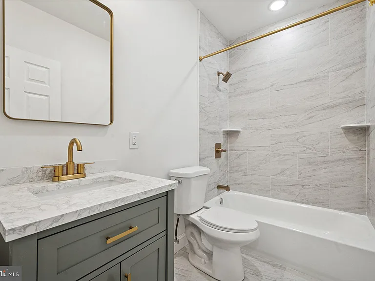 2534 S 61st St #2 — Photo 23
