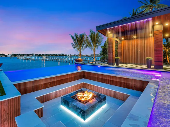 416 S Lake Dr, Lantana, FL 33462