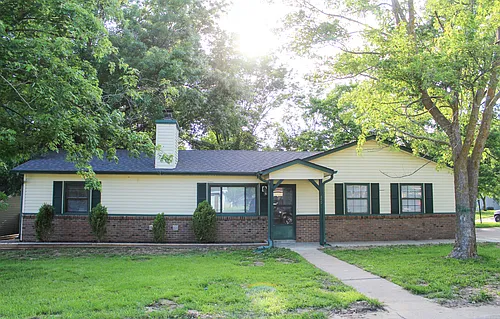 459 N Shiloh Ave Photo 1