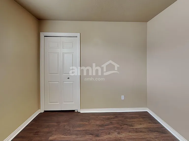 1251 S 820 W — Photo 16