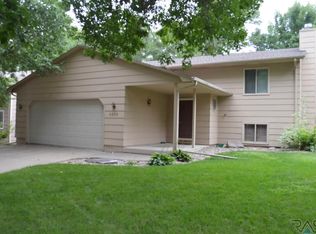 6009 W 40th St, Sioux Falls, SD 57106