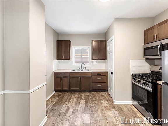 4th image of 823 Union Ave SE