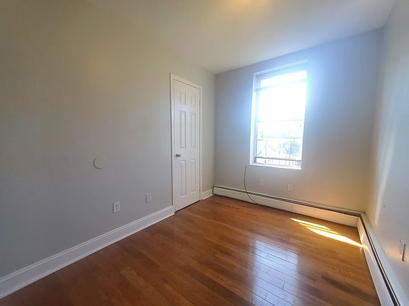 4th image of 205 Monticello Ave #15A