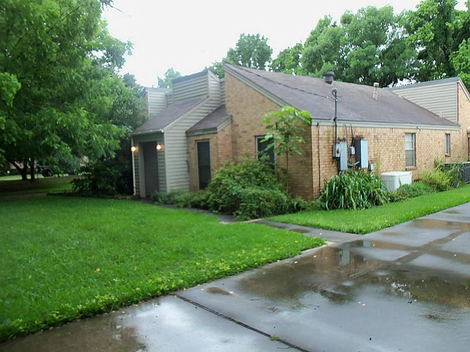1st image of 24264 W Oak Dr