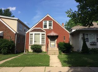 3742 Home Ave, Berwyn, IL 60402