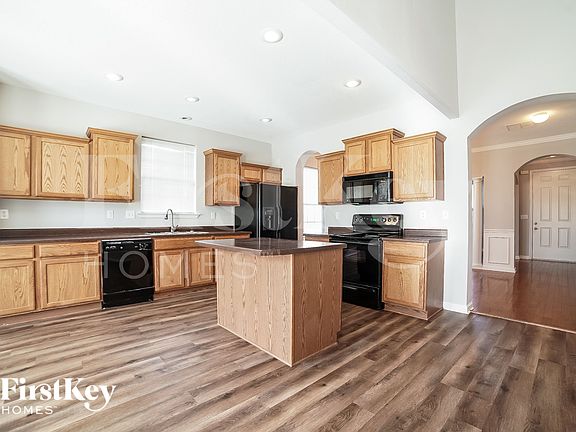 5th image of 5515 Southern Peake Dr