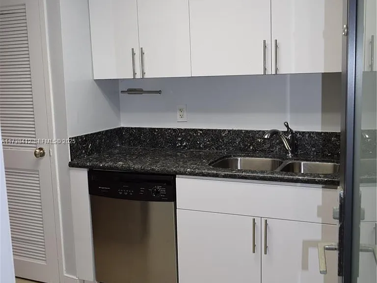 301 Golden Isles Dr #302 — Photo 17