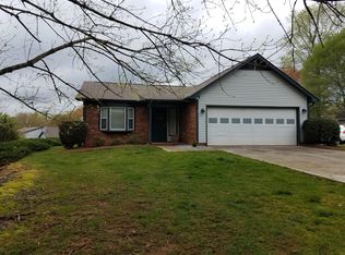 700 Woodbury Knolls Dr, Winston Salem, NC 27104