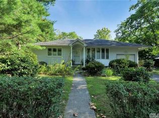 26 Little Plains Rd, Huntington, NY 11743