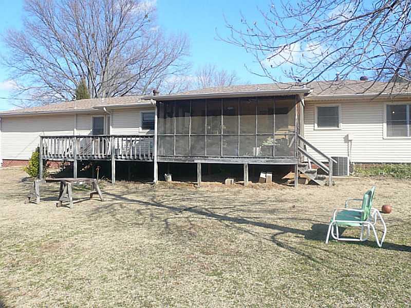 2nd image of 305 N 51st St