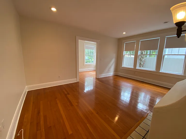 823 S Oregon Ave #1 — Photo 3