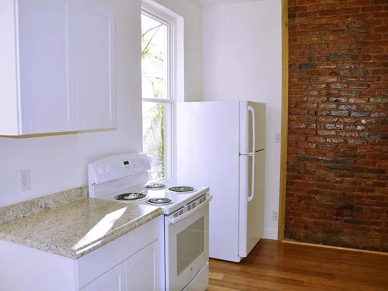 221 Renner St #2 — Photo 9