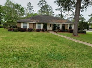 165 Beechwood Dr, Hattiesburg, MS 39402