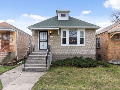 8744 S Bennett Ave, Chicago, IL, 60617